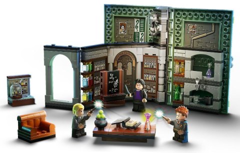 LEGO Harry Potter TM 76383 Chwile z Hogwartu: zajęcia z eliksirów LEGO Harry Potter TM 76383 Chwile z Hogwartu: zajęcia z eliksirów