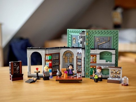 LEGO Harry Potter TM 76383 Chwile z Hogwartu: zajęcia z eliksirów LEGO Harry Potter TM 76383 Chwile z Hogwartu: zajęcia z eliksirów