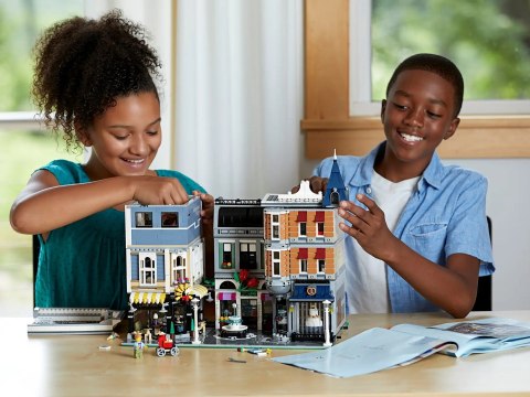 LEGO Creator Expert 10255 Plac Zgromadzeń LEGO Creator Expert 10255 Plac Zgromadzeń