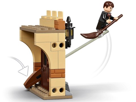 LEGO Harry Potter 76395 Hogwart: Pierwsza lekcja latania LEGO Harry Potter 76395 Hogwart: Pierwsza lekcja latania