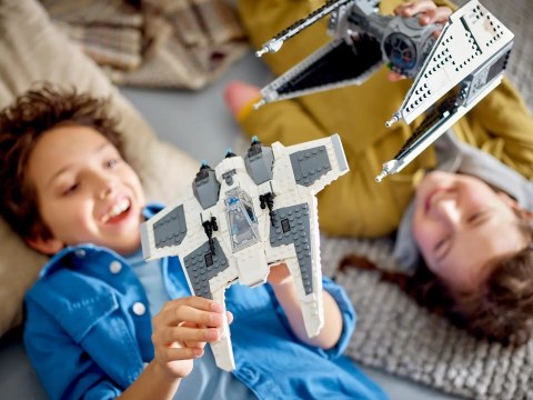 LEGO Star Wars 75348 Mandaloriański myśliwiec Fang Fighter kontra TIE Interceptor LEGO Star Wars 75348 Mandaloriański myśliwiec Fang Fighter kontra TIE Interceptor
