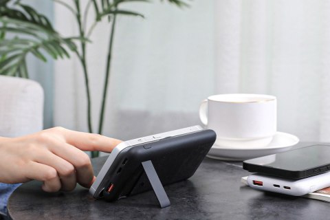 AUKEY POWER BANK PB-WL02I 10000MAH 22.5W MAGSAFE AUKEY POWER BANK PB-WL02I 10000MAH 22.5W MAGSAFE