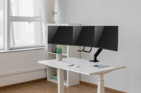 GEMBIRD BIURKOWE REGULOWANE RAMIĘ/UCHWYT NA 3 MONITORY 17-27, VESA 100X100MM, DO 6 KG GEMBIRD BIURKOWE REGULOWANE RAMIĘ/UCHWYT NA 3 MONITORY 17-27, VESA 100X100MM, DO 6 KG