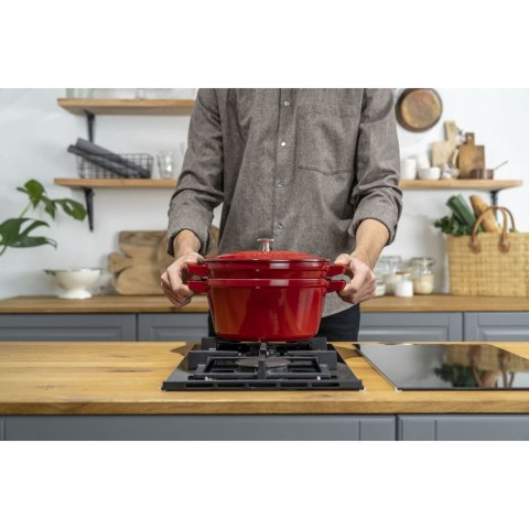 Zestaw 3 naczyń żeliwnych z pokrywką STAUB 40508-387-0 - czerwony 24 cm Zestaw 3 naczyń żeliwnych z pokrywką STAUB 40508-387-0 - czerwony 24 cm