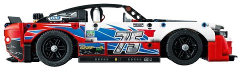 LEGO Technic 42153 Nowy Chevrolet Camaro ZL1 z serii NASCAR LEGO Technic 42153 Nowy Chevrolet Camaro ZL1 z serii NASCAR