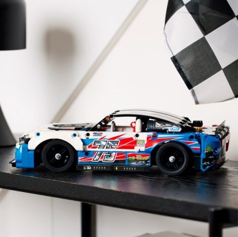 LEGO Technic 42153 Nowy Chevrolet Camaro ZL1 z serii NASCAR LEGO Technic 42153 Nowy Chevrolet Camaro ZL1 z serii NASCAR