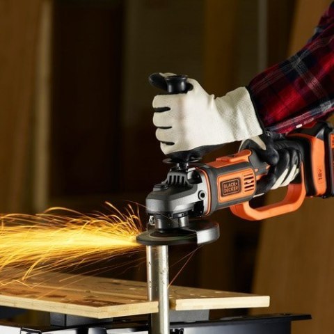 Black & Decker Akumulatorowa szlifierka kątowa 18 Volt bez baterii i ładowarki BCG720N-XJ Black & Decker Akumulatorowa szlifierka kątowa 18 Volt bez baterii i ładowarki BCG720N-XJ