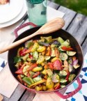 Głęboka patelnia do duszenia z pokrywką Staub - 28 cm, Czerwony