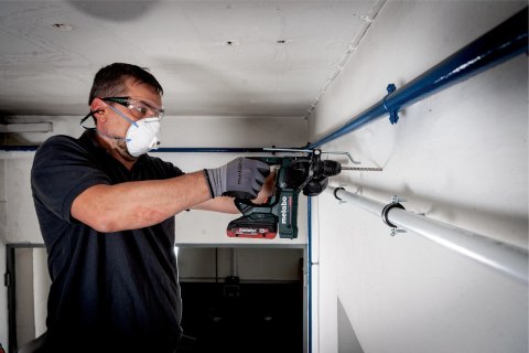 METABO.ZESTAW COMBO 18V 2.5.2 (BS 18 LT BL + BH 18 LTX BL) 2,0+4,0Ah +METABOX METABO.ZESTAW COMBO 18V 2.5.2 (BS 18 LT BL + BH 18 LTX BL) 2,0+4,0Ah +METABOX