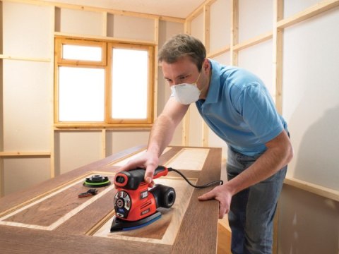 Szlifierka wielofunkcyjna 220W walizka BLACK+DECKER (WYPRZEDAŻ) Szlifierka wielofunkcyjna 220W walizka BLACK+DECKER (WYPRZEDAŻ)