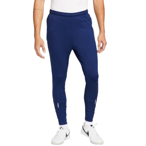 Spodnie męskie Nike Therma-Fit Strike Pant Kwpz Winter Warrior granatowe DC9159 492 Spodnie męskie Nike Therma-Fit Strike Pant Kwpz Winter Warrior granatowe DC9159 492