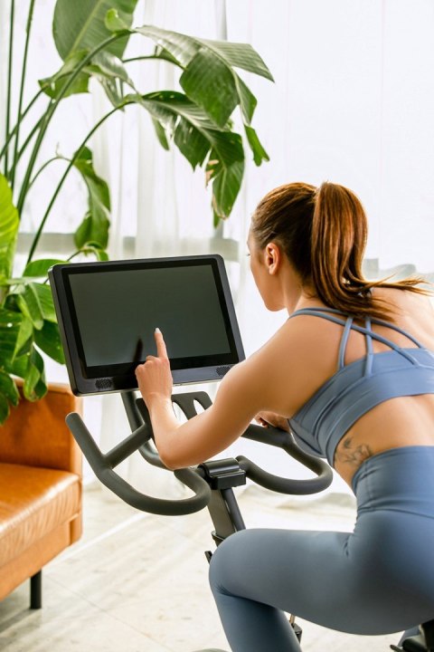 Rower spinningowy, stacjonarny, magnetyczny OVICX Q200X z ekranem dotykowym 15,6" TFT, WIFI bluetooth&app (WYPRZEDAŻ) Rower spinningowy, stacjonarny, magnetyczny OVICX Q200X z ekranem dotykowym 15,6" TFT, WIFI bluetooth&app (WYPRZEDAŻ)