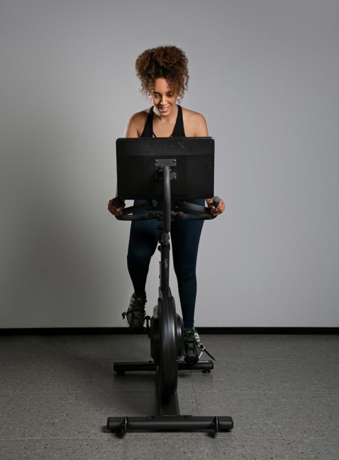 Rower spinningowy, stacjonarny, magnetyczny OVICX Q200X z ekranem dotykowym 15,6" TFT, WIFI bluetooth&app (WYPRZEDAŻ) Rower spinningowy, stacjonarny, magnetyczny OVICX Q200X z ekranem dotykowym 15,6" TFT, WIFI bluetooth&app (WYPRZEDAŻ)
