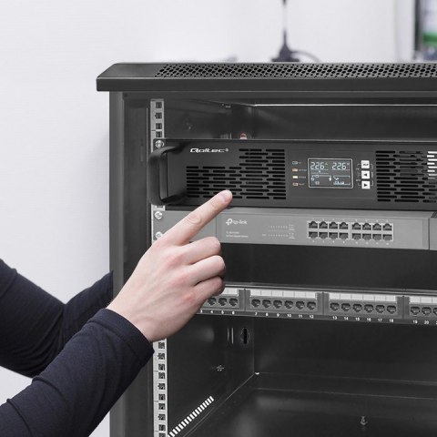 QOLTEC ZASILACZ AWARYJNY UPS DO RACK | 2.4KVA | 2400W | POWER FACTOR 1.0 | LCD | EPO | USB | ON-LINE QOLTEC ZASILACZ AWARYJNY UPS DO RACK | 2.4KVA | 2400W | POWER FACTOR 1.0 | LCD | EPO | USB | ON-LINE