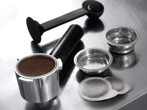 De'Longhi DEDICA EC 685.M - kaffemaski De'Longhi DEDICA EC 685.M - kaffemaski