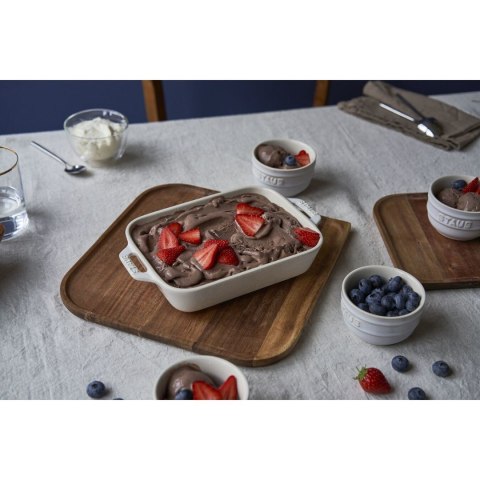 Zestaw 2 prostokątnych półmisków ceramicznych Staub - Kość słoniowa Zestaw 2 prostokątnych półmisków ceramicznych Staub - Kość słoniowa