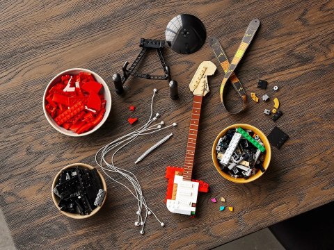 LEGO 21329 Ideas Fender Stratocaster LEGO 21329 Ideas Fender Stratocaster