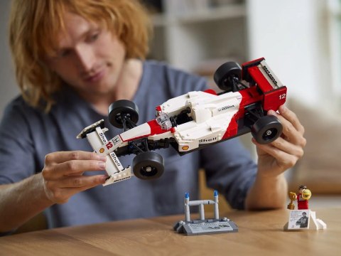 LEGO Icons 10330 McLaren MP4/4 i Ayrton Senna LEGO Icons 10330 McLaren MP4/4 i Ayrton Senna
