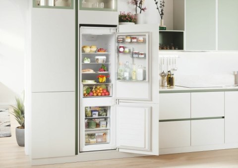 Chłodziarko-zamrażarka CANDY CBL3518E Chłodziarko-zamrażarka CANDY CBL3518E