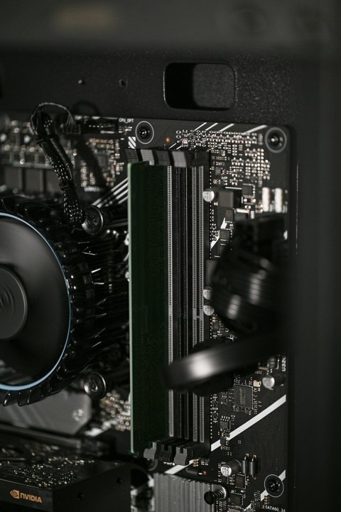 Actina WS i5-14400/16GB/1TBSSD/RTXA2000/650W/W11P Actina WS i5-14400/16GB/1TBSSD/RTXA2000/650W/W11P