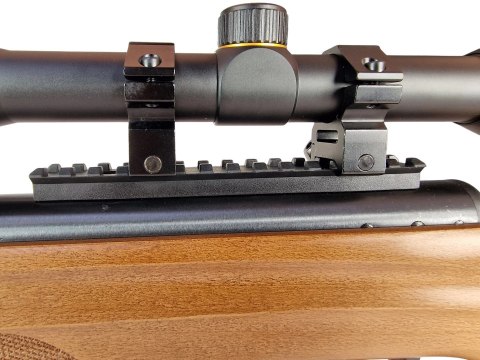 Karabinek wiatrówka BEEMAN 10620 4,5mm spr.1-strzał z lunetą 6x40 do17J (B-10620) Karabinek wiatrówka BEEMAN 10620 4,5mm spr.1-strzał z lunetą 6x40 do17J (B-10620)