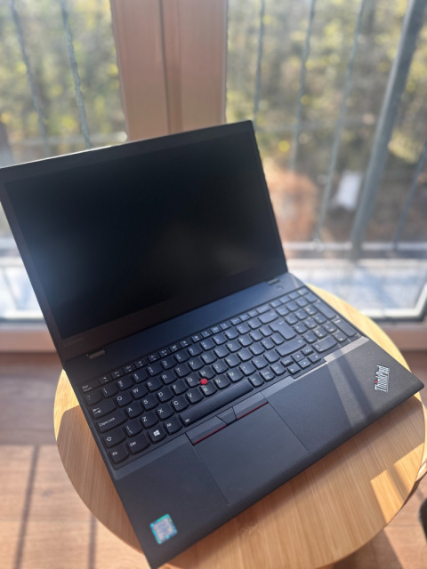 Laptop 15,6" LENOVO T570 i5 16/512GB W10Pro