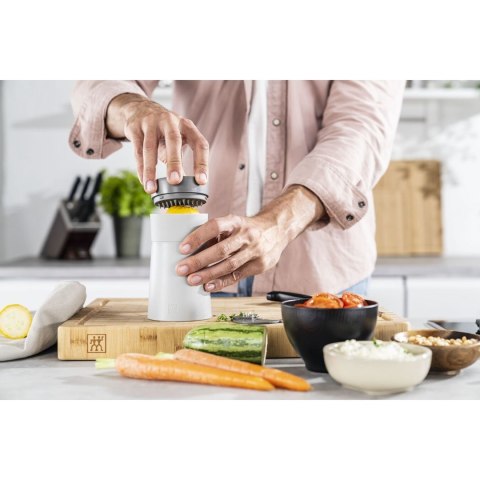 Spiralizer ZWILLING Z-Cut 36610-001-0 (WYPRZEDAŻ) Spiralizer ZWILLING Z-Cut 36610-001-0 (WYPRZEDAŻ)