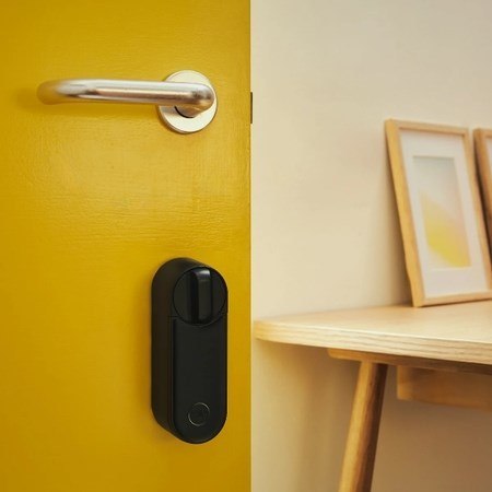Inteligentny zamek do drzwi Yale Linus Smart Lock L2 (EFIGS, Black) (WYPRZEDAŻ) Inteligentny zamek do drzwi Yale Linus Smart Lock L2 (EFIGS, Black) (WYPRZEDAŻ)