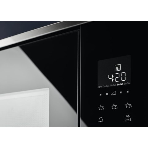 Kuchenka mikrofalowa Electrolux LMS2203EMK (700W; 20l; kolor czarno-srebrny) (WYPRZEDAŻ) Kuchenka mikrofalowa Electrolux LMS2203EMK (700W; 20l; kolor czarno-srebrny) (WYPRZEDAŻ)