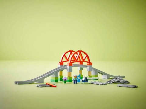 LEGO DUPLO TOWN 10426 Most i tory kolejowe - zestaw rozszerzający LEGO DUPLO TOWN 10426 Most i tory kolejowe - zestaw rozszerzający