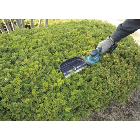 Nożyce akumulatorowe do trawy MAKITA DUM604ZX (WYPRZEDAŻ) Nożyce akumulatorowe do trawy MAKITA DUM604ZX (WYPRZEDAŻ)