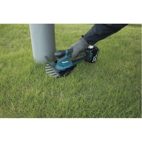 Nożyce akumulatorowe do trawy MAKITA DUM604ZX (WYPRZEDAŻ) Nożyce akumulatorowe do trawy MAKITA DUM604ZX (WYPRZEDAŻ)
