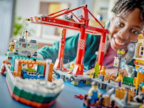 LEGO City 60422 Nadmorski port ze statkiem towarowym LEGO City 60422 Nadmorski port ze statkiem towarowym