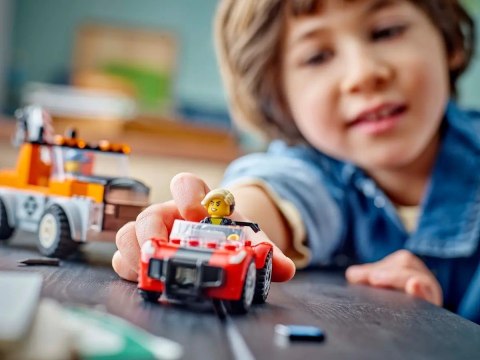 LEGO City 60435 Samochód pomocy drogowej i naprawa sportowego auta LEGO City 60435 Samochód pomocy drogowej i naprawa sportowego auta