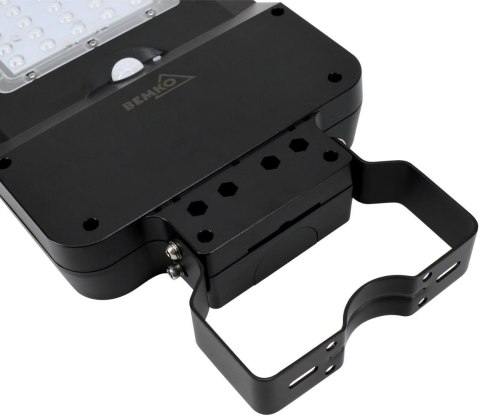 BEMKO SOLARNA OPRAWA ULICZNA LED SOLGER 25W 3000LM 4000K IP65 CZARNY CZ. PIR