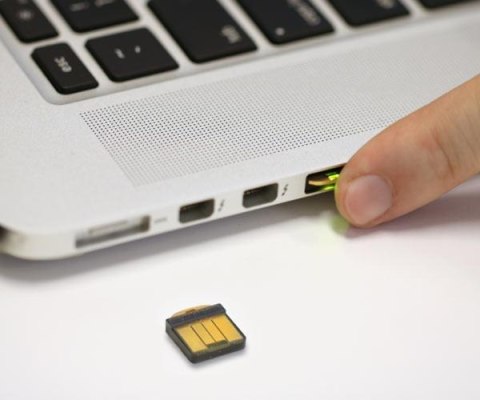 YUBICO Klucz Sprzętowy Yubico YubiKey 5 nano U2F FIDO